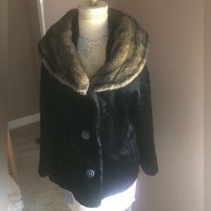 vintage swing jacket. black w/fur collar. Shearling fur. Large